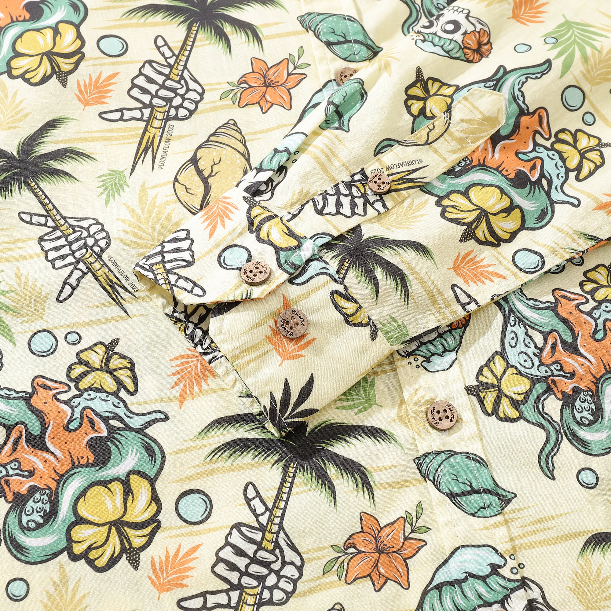 Camisa hawaiana para hombre con estampado Mystic Tropics de Loinda Flow, camisa Aloha de manga larga con botones de algodón